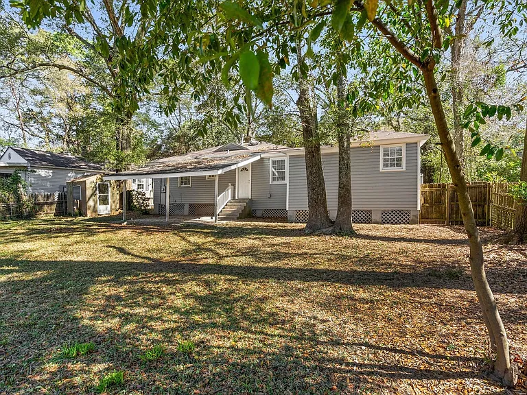 5213 Pineview Ln S — Photo 20
