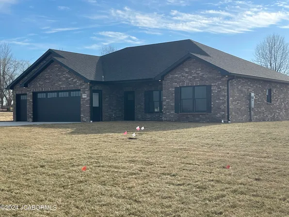 13814 Redfield Dr, Eugene, MO 65032