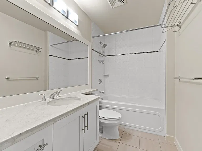 1189 Melville St #2601 — Photo 24