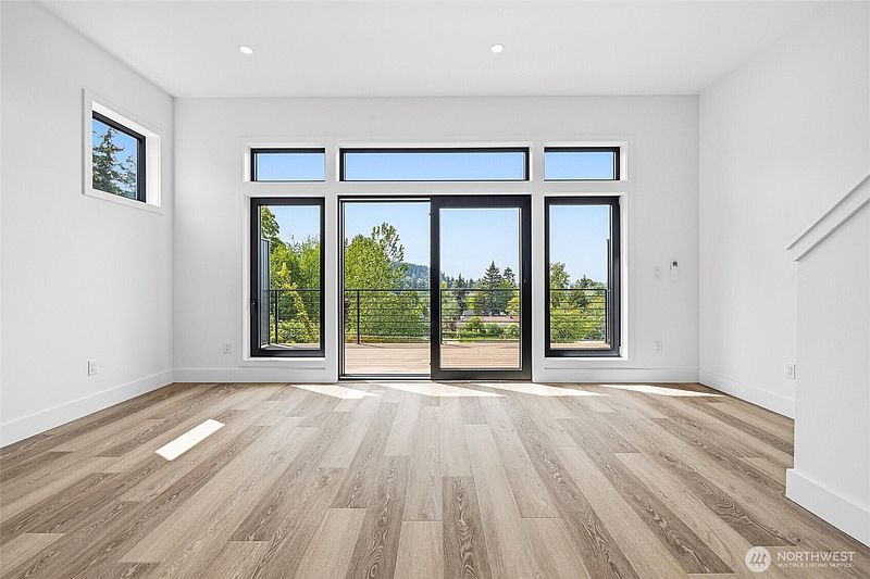 4th image of 1105 Divine Lane