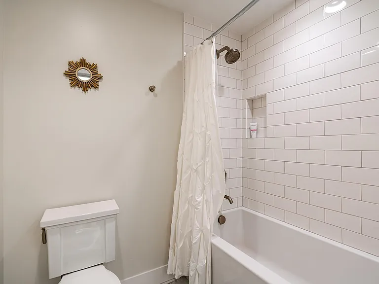 5 W Mendenhall St #312 — Photo 14