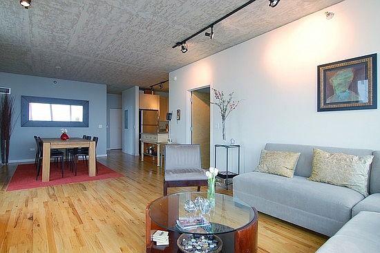 2nd image of 1845 S Michigan Ave Unit 1101