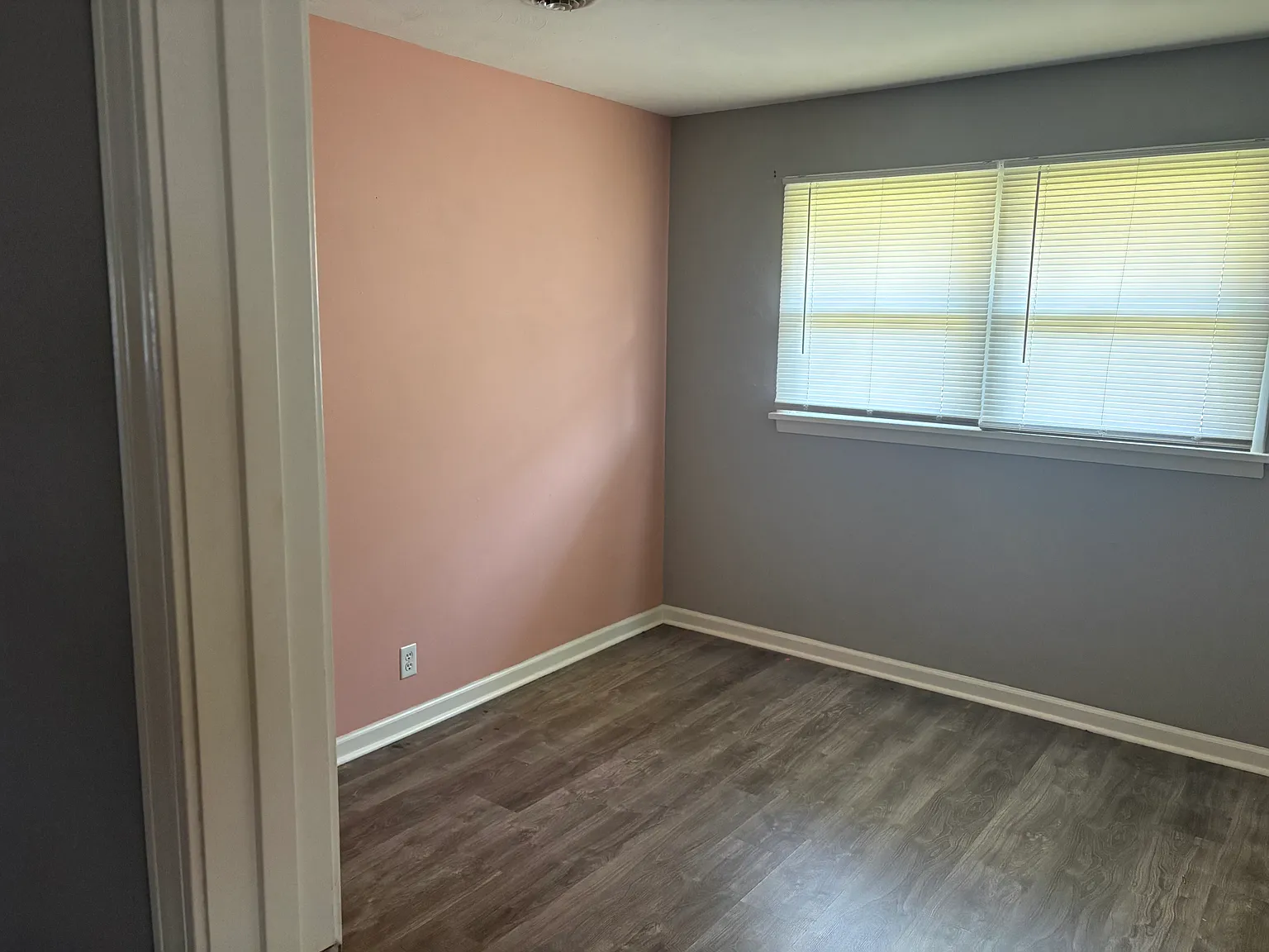 3 bed, 1032 sqft, $1,850 — Photo 2