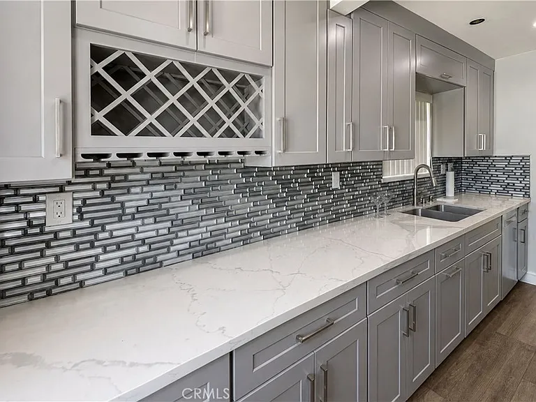 2431 N Lamer St — Photo 7