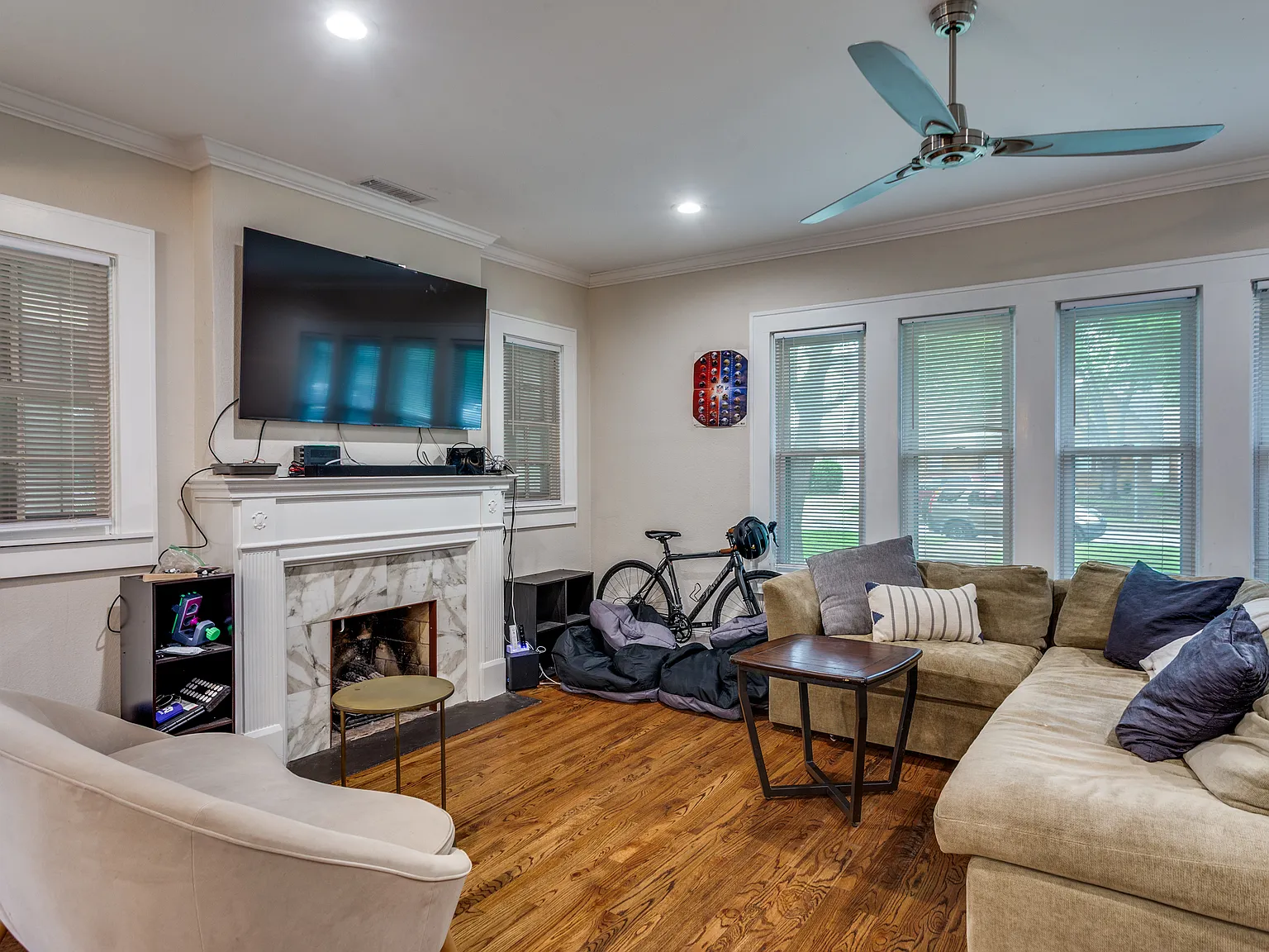 4 bed, 2465 sqft, $5,000 — Photo 4