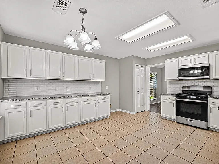 2902 Burgess Hill Ct — Photo 19