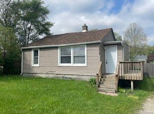 2855 Fisher Ave, Commerce Township, MI 48390