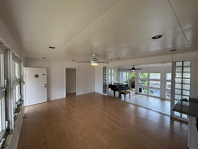 114 Bay St — Photo 5