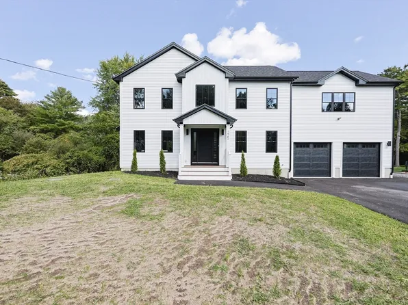 225 Mattapoisett Rd, Acushnet, MA 02743