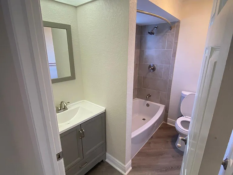 Master Bathroom Second