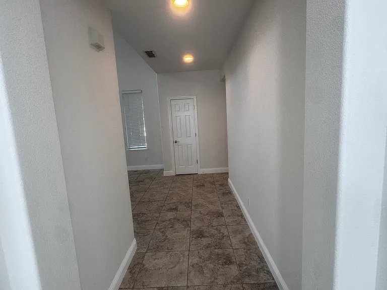 511 W Las Brisas Dr — Photo 28