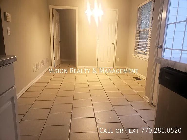 229 Bainbridge Cir — Photo 10