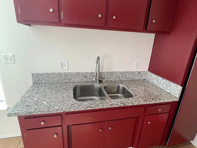 222 Goodman St #G — Photo 5