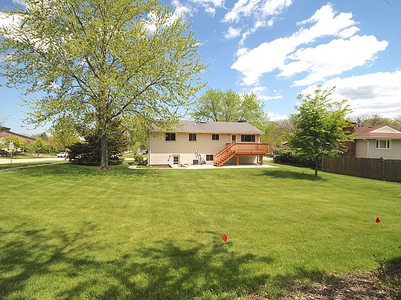 3rd image of 226 Millford Ln