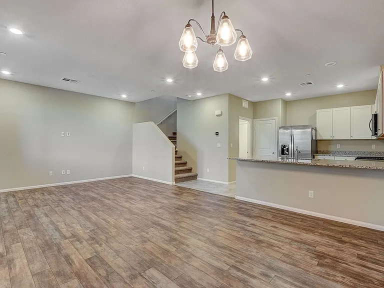 2806 Alenga St — Photo 9
