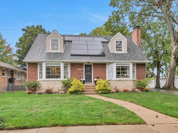 4050 Harvard Ter, Skokie, IL 60076