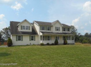 631 Marion Ln, Brodheadsville, PA 18322