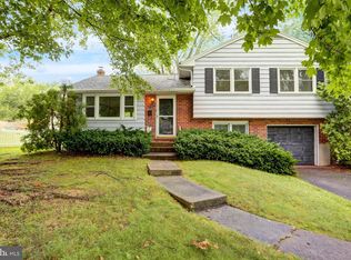 224 Shakespeare Dr, Reading, PA 19608