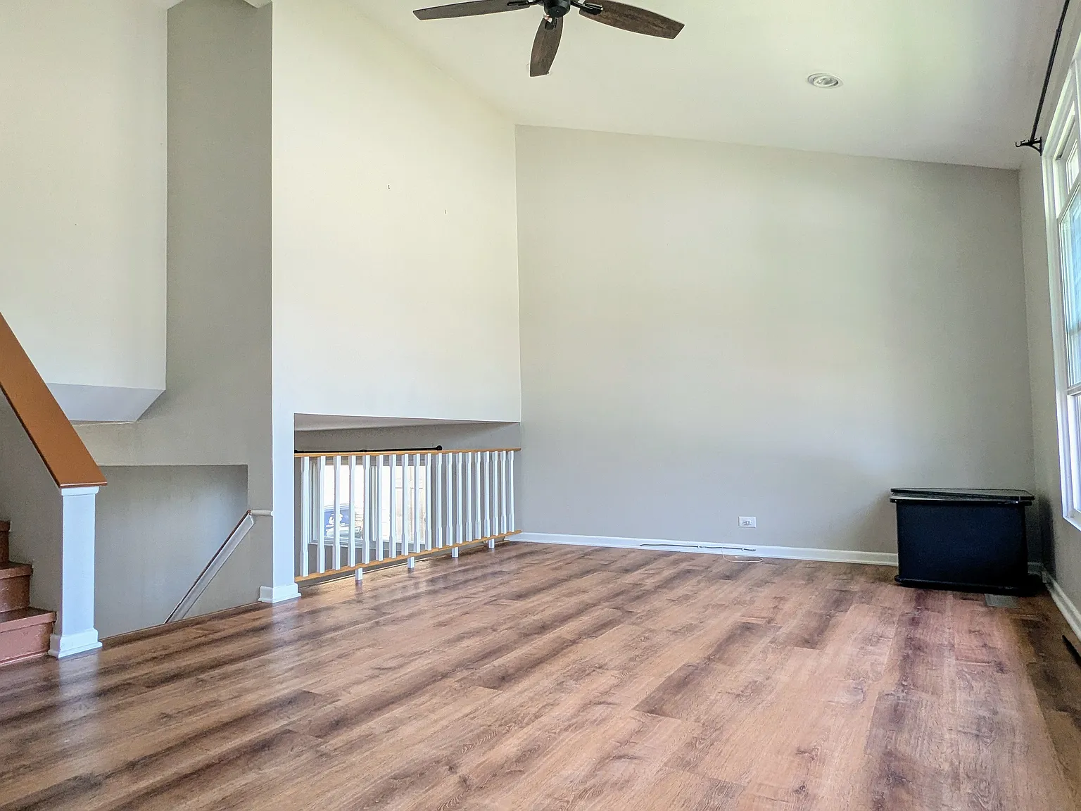 3 bed, 1.5 bath, 1550 sqft, $2,500 — Photo 2