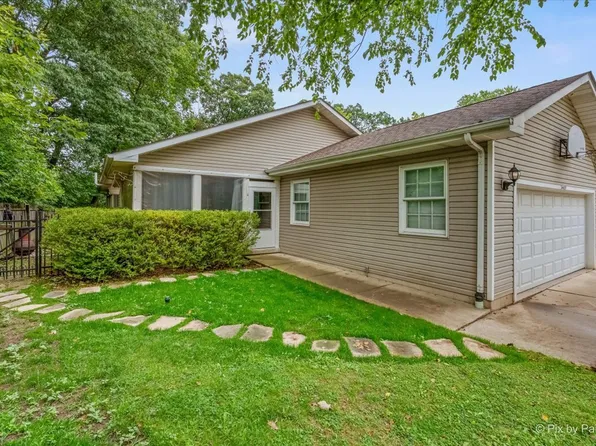 34439 N Hickory Ln, Round Lake, IL 60073