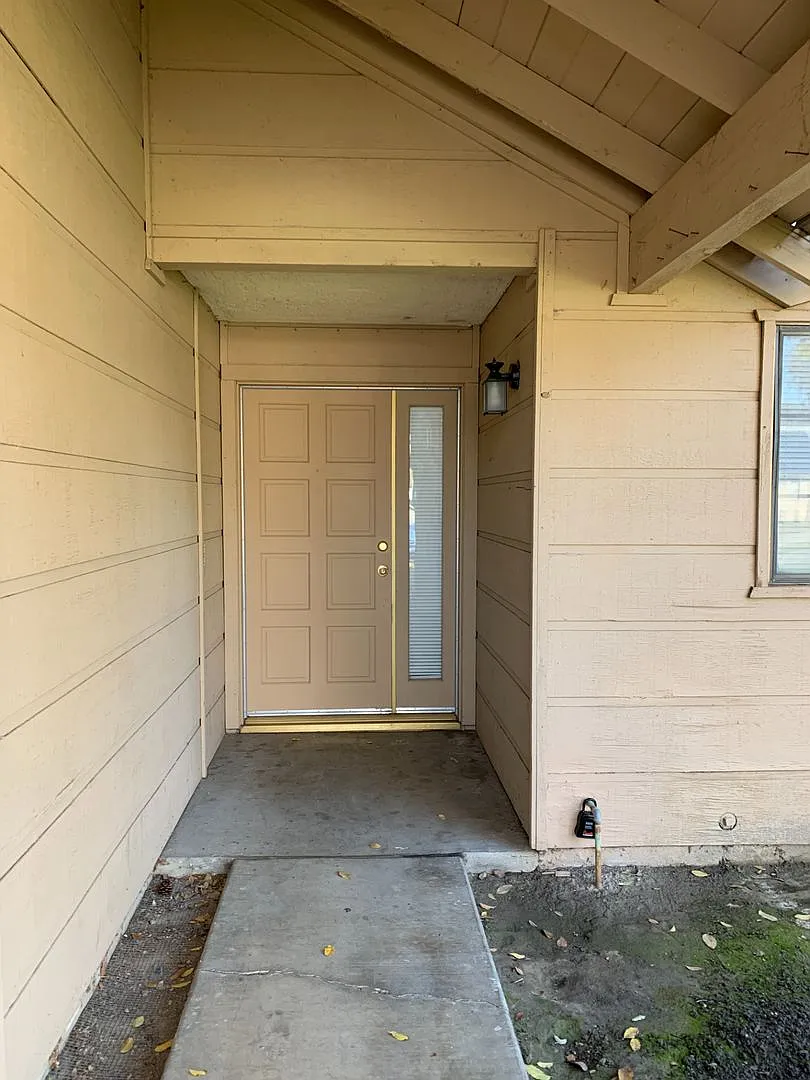 $1995 Rent - Campus Park!! SW 3+2 — Photo 3