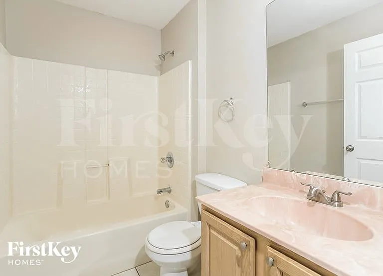 205 Tiffany Ct — Photo 13