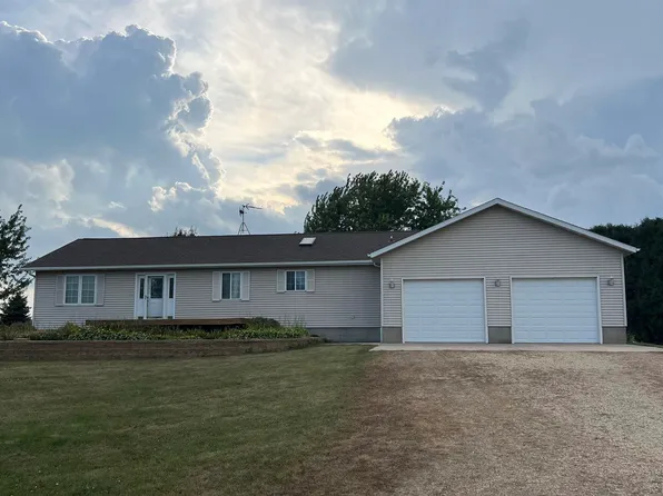2804 120th St, Lawler, IA 52154