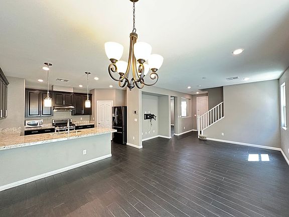5th image of 11067 Camden Bay St