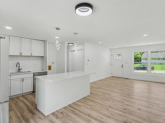 4th image of 8719 Hood Ct