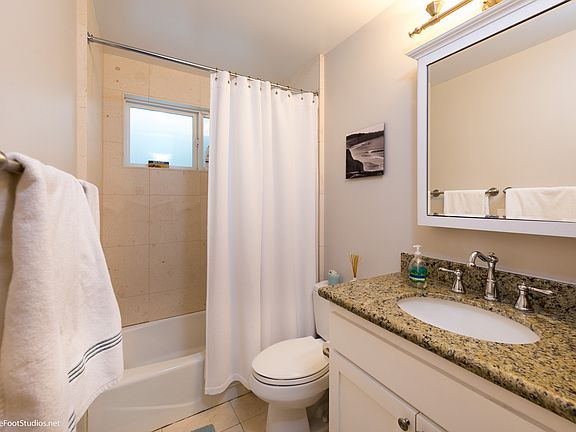 5th image of 271 D Ave