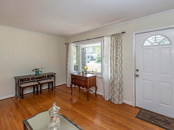 5th image of 203 Harter Dr