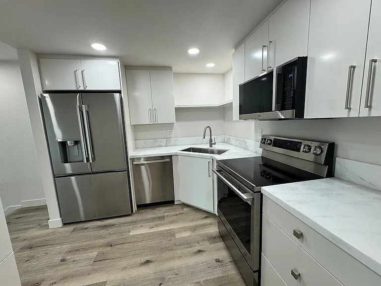 6110 Calle Mariselda #102 — Photo 12