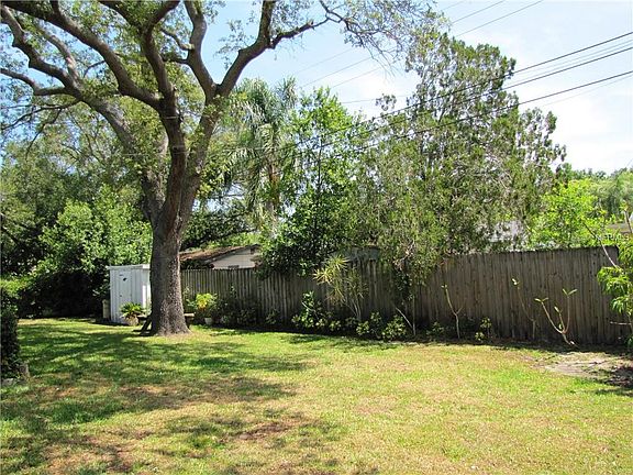 4th image of 1825 Lady Mary Dr
