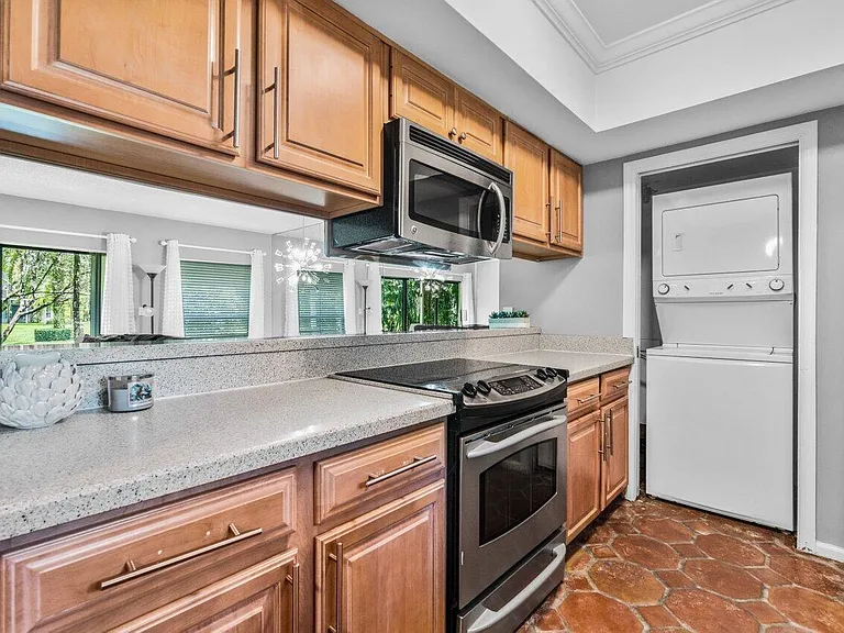 11863 Wimbledon Cir #406 — Photo 29