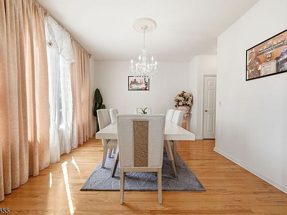 5th image of 6 Andre Ct
