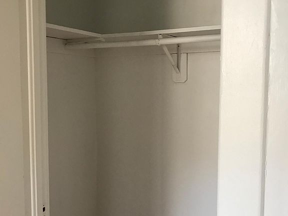 4th image of 429 W Belden Ave #19