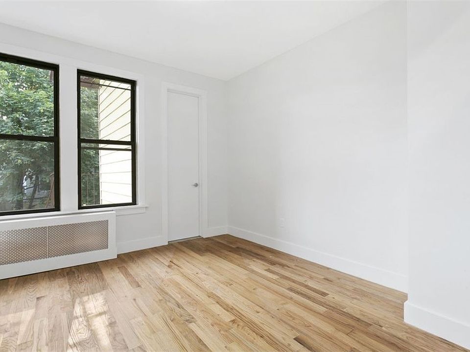 2nd image of 157 Miller Ave APT 1L