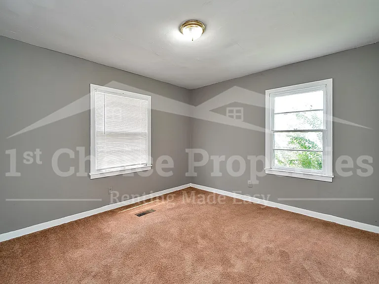 1272 Meadow Ln — Photo 12