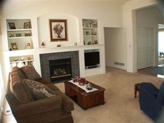 5th image of 8894 Langston Ct