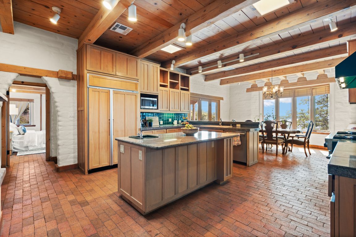 next background image