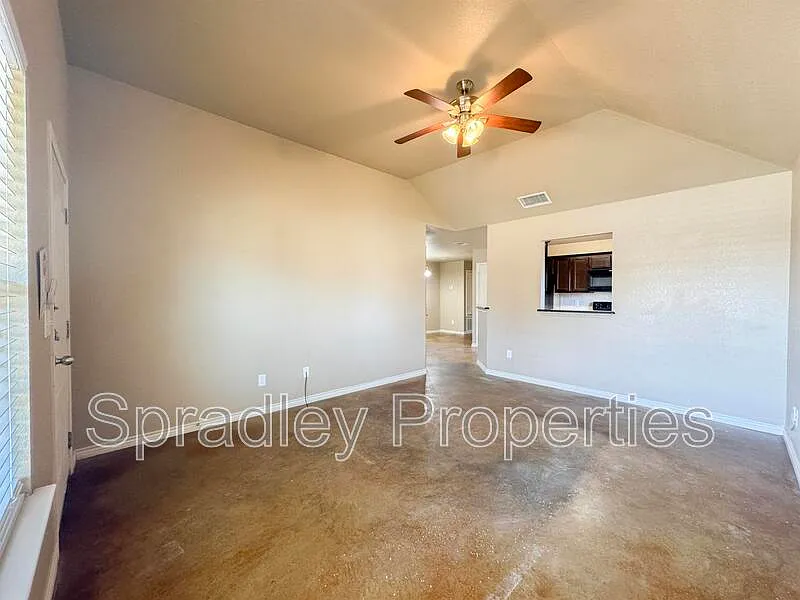 Building Photo - 4849B Deep Dr