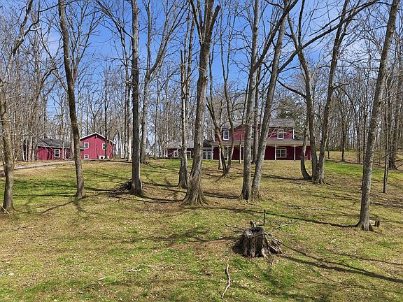 3rd image of 867 Mount Olivet Rd