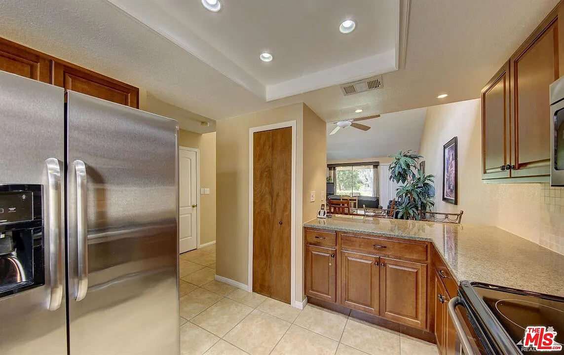 2 bed, 2.0 bath, 1303 sqft, $2,800 — Photo 4