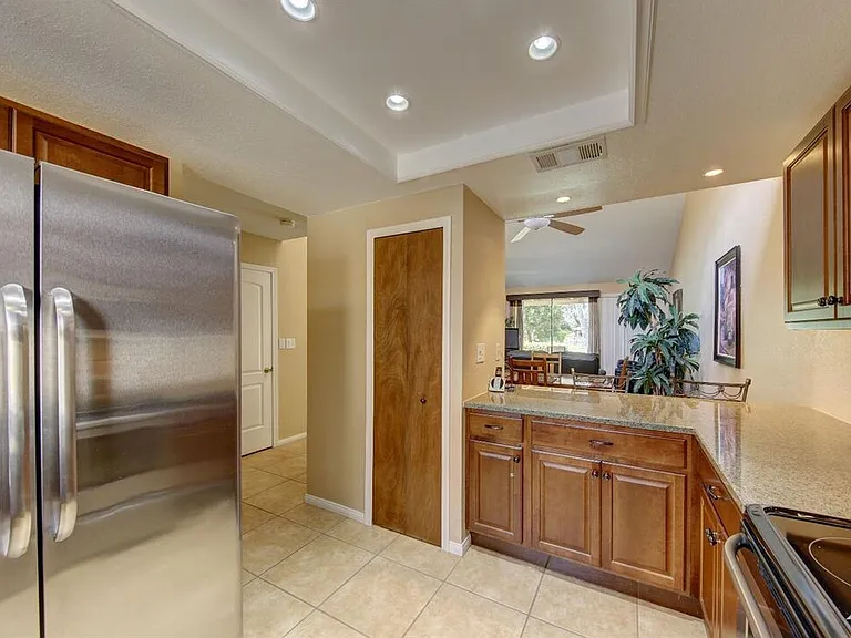 203 Serena Dr — Photo 4