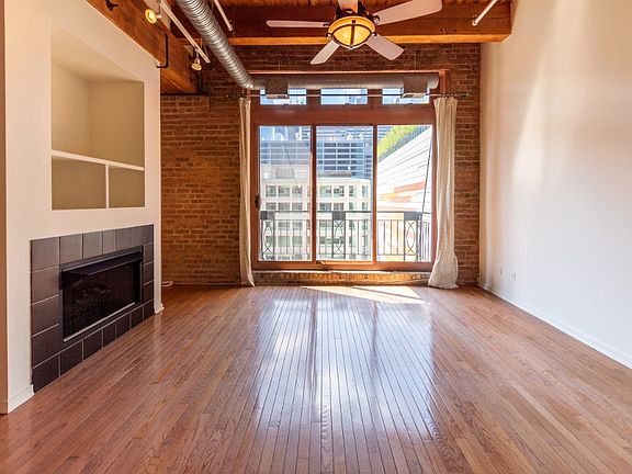 2nd image of 360 W Illinois St APT 527