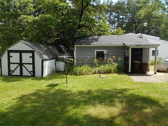 3rd image of 4028 E Laketon Ave