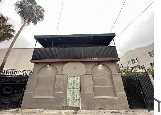 Studio, 220 sqft, $900 — Photo 4