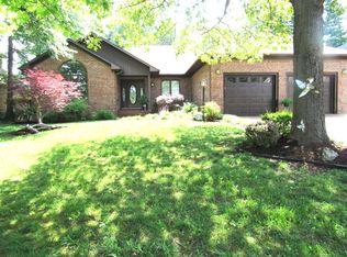 935 Lakeview Dr, Paducah, KY 42003