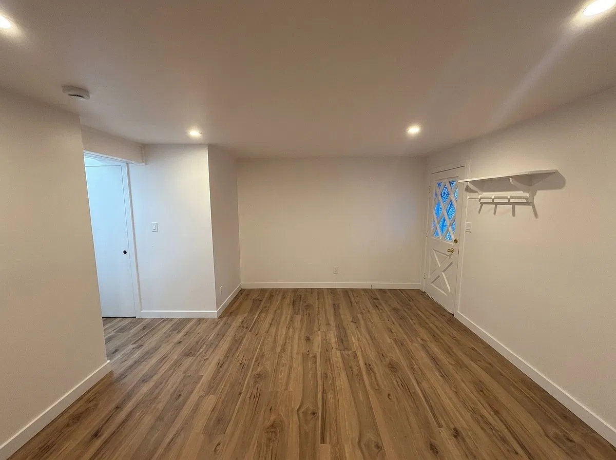Studio, 500 sqft, $2,400 — Photo 3