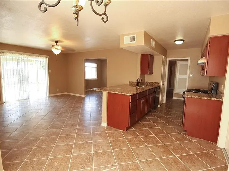 10804 Gloster Ct — Photo 5